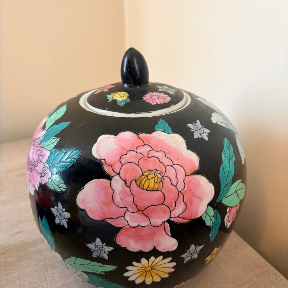 Vintage Chinese Famille Noire Ginger Jar – 9" Hand-Painted Floral Peony Black